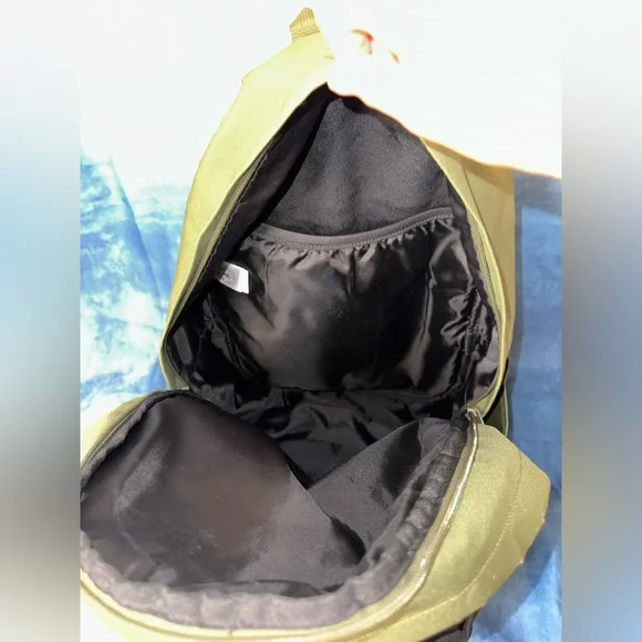 Backpack - Picture 5 of 5